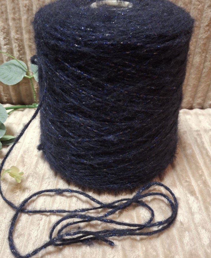 Pusvilnės siūlai su liureksu – mėlynas blizgantis (100 g)