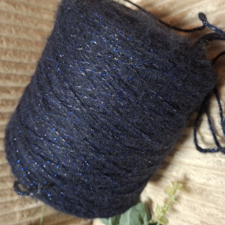 Pusvilnės siūlai su liureksu – mėlynas blizgantis (100 g)