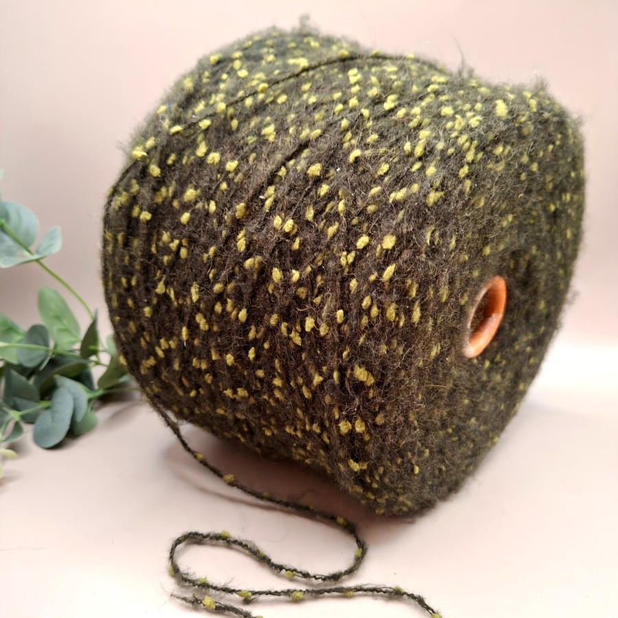 Pusvilnės siūlai su burbuliukais – tamsiai žali (100 g) Pusvilnės siūlai su burbuliukais – tamsiai žali (100 g)