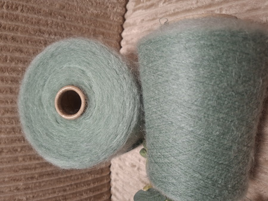 Kid moherio siūlai su vilna – mėtų spalvos (50 g)