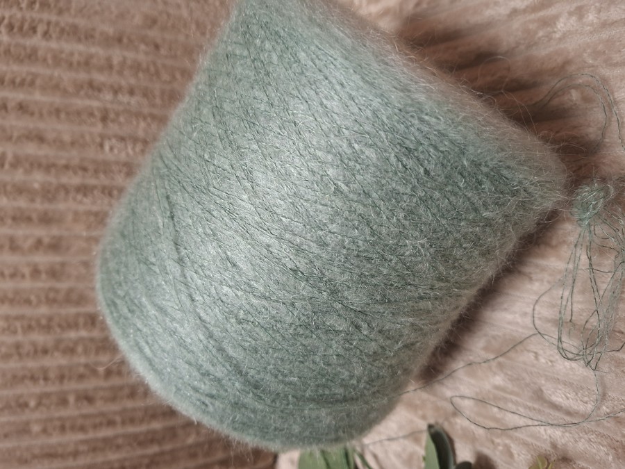 Kid moherio siūlai su vilna – mėtų spalvos (50 g)