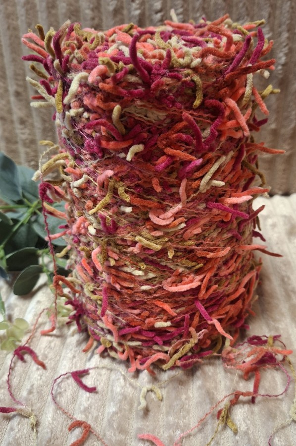 Siūlai su dekoratyvia tekstūra – lengvi ir išraiškingi (50 g)