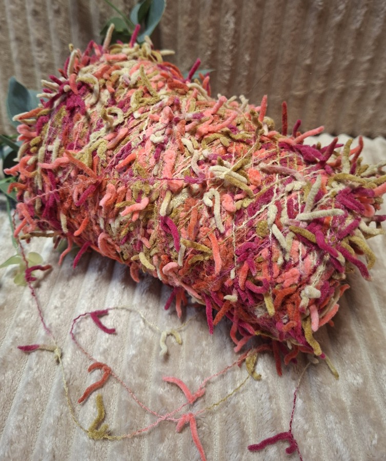 Siūlai su dekoratyvia tekstūra – lengvi ir išraiškingi (50 g)