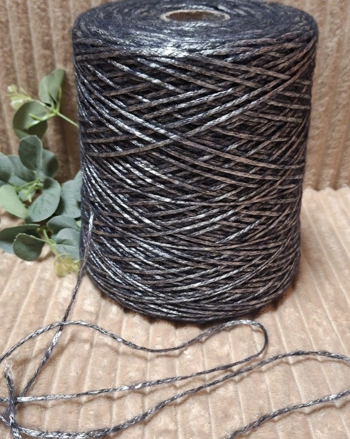 Dekoratyviniai siūlai – tamsiai mėlyni su sidabrine gija (100 g)