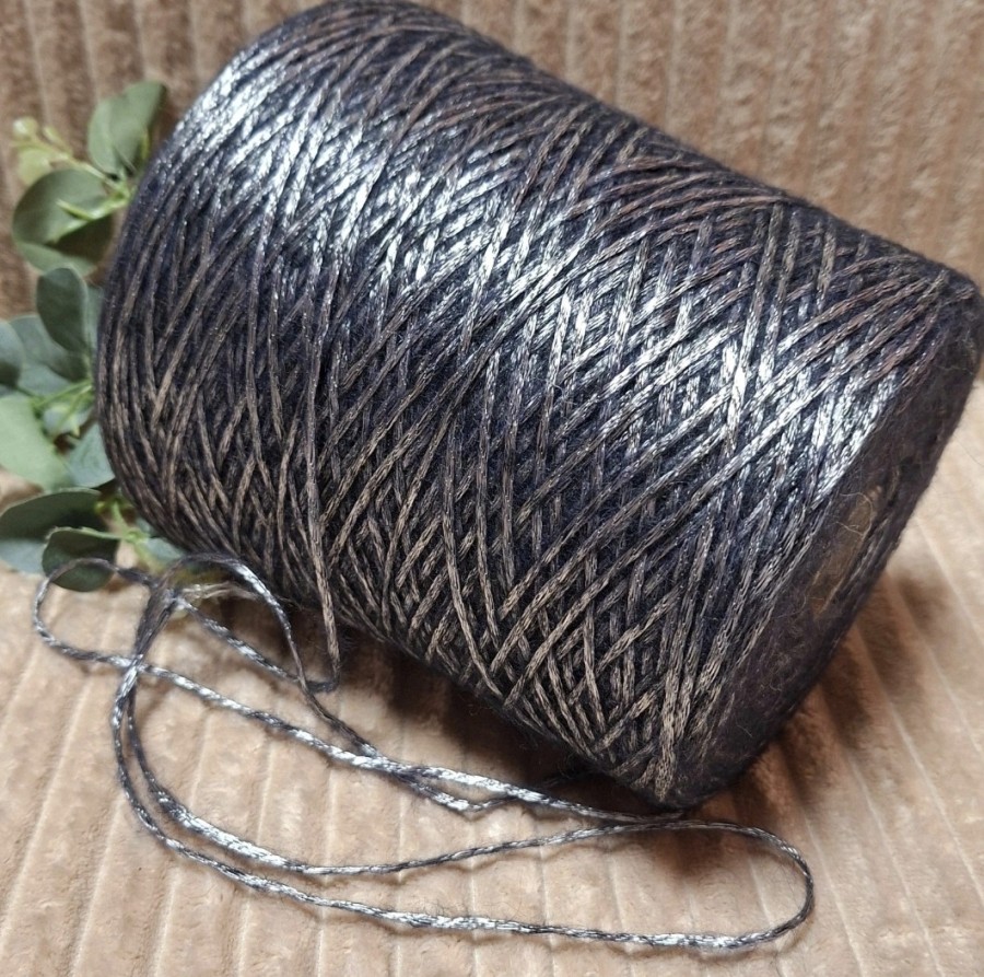 Dekoratyviniai siūlai – tamsiai mėlyni su sidabrine gija (100 g)