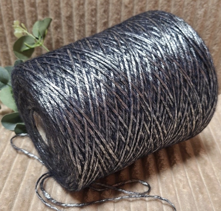 Dekoratyviniai siūlai – tamsiai mėlyni su sidabrine gija (100 g)