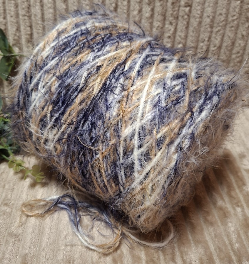 Tekstūriniai siūlai „žolytė“ su merino vilna ir alpaka – melanžiniai (50 g)