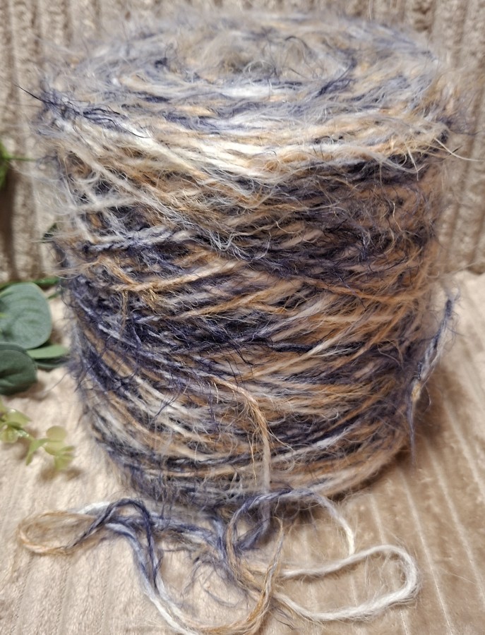 Tekstūriniai siūlai „žolytė“ su merino vilna ir alpaka – melanžiniai (50 g)