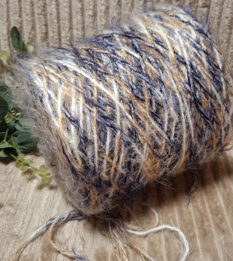 Tekstūriniai siūlai „žolytė“ su merino vilna ir alpaka – melanžiniai (50 g)