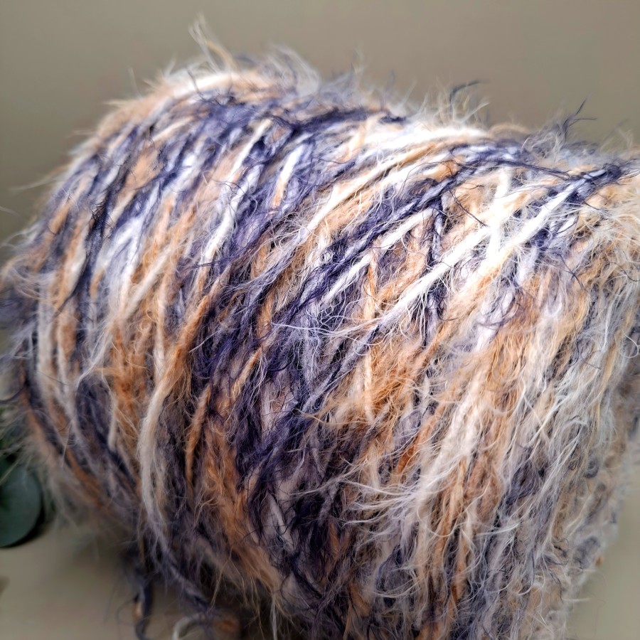 Tekstūriniai siūlai „žolytė“ su merino vilna ir alpaka – melanžiniai (100 g)