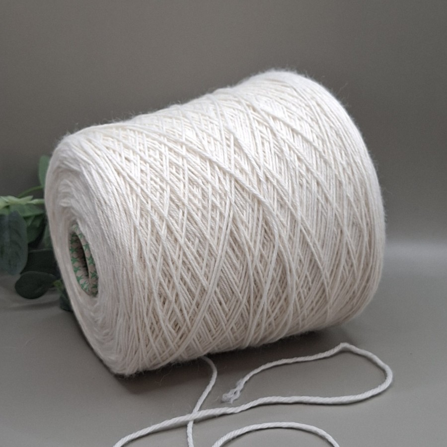 Vilnos ir poliamido siūlai – balti, šilti ir tvirti LIGHT TOUCH (100 g)