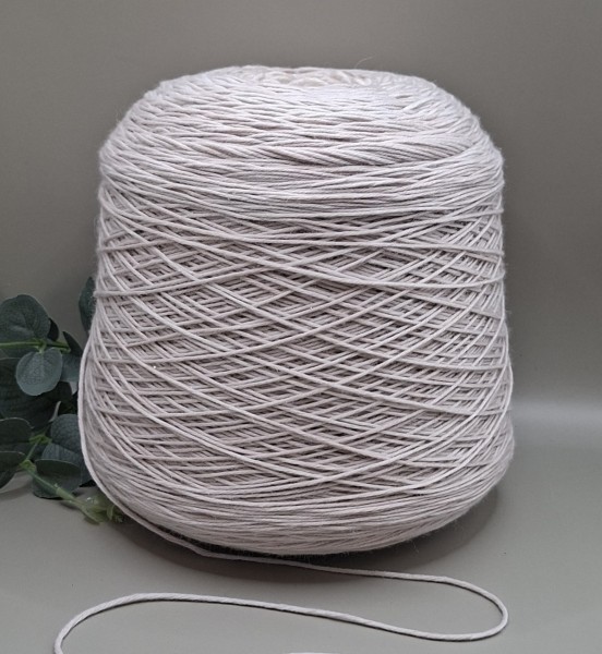 Vilnos ir poliamido siūlai – šviesiai pilki, lygūs ir tvirti CALZETTERIA (100 g)