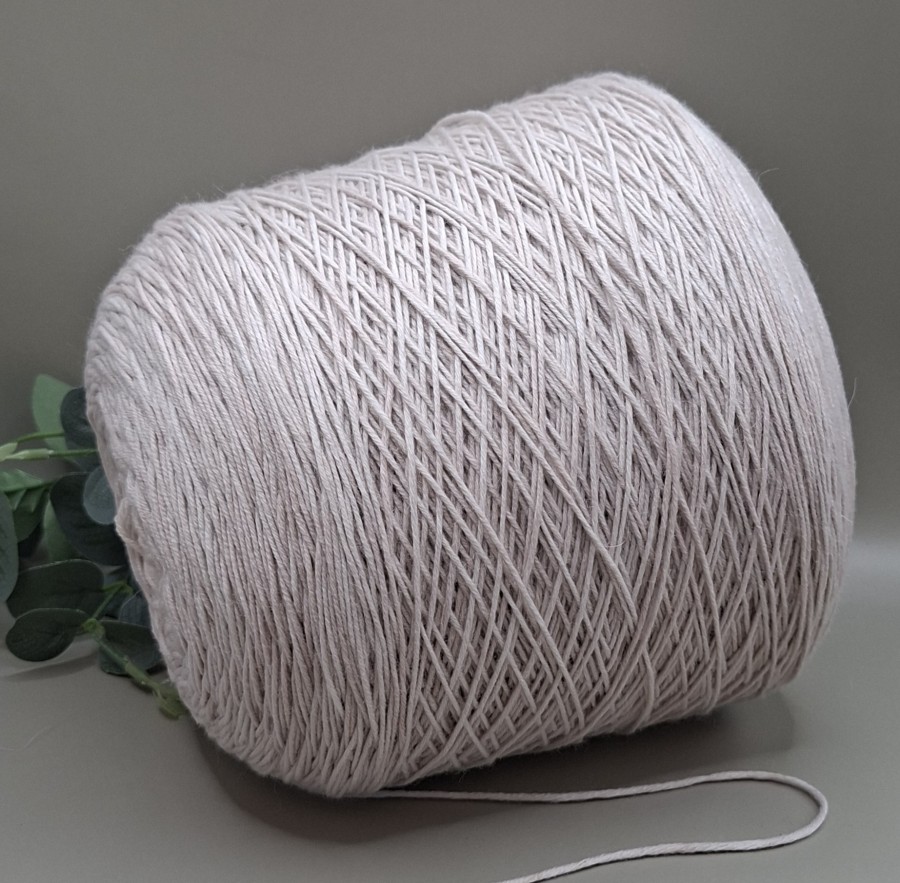 Vilnos ir poliamido siūlai – šviesiai pilki, lygūs ir tvirti CALZETTERIA (100 g) Vilnos ir poliamido siūlai – šviesiai pilki, lygūs ir tvirti CALZETTERIA (100 g)